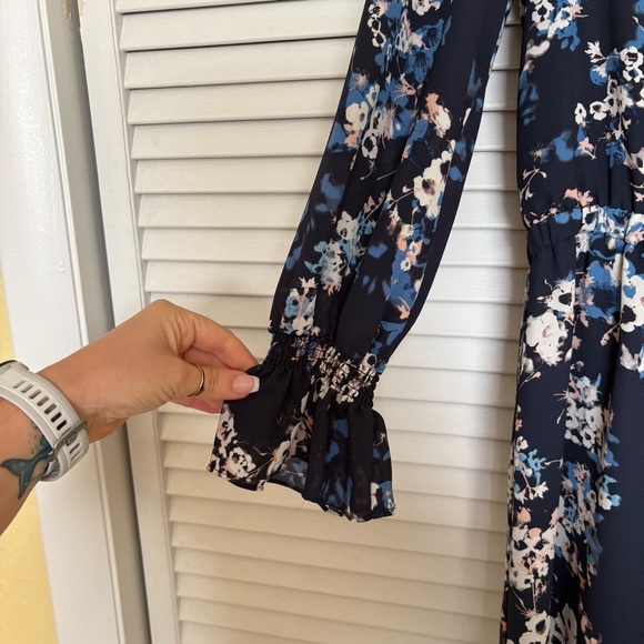 Lila Rose Navy Floral Long Sleeve Dress - Picture 3 of 4